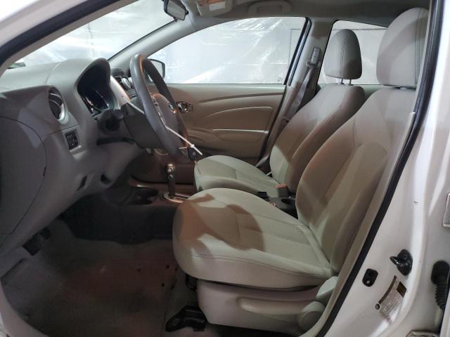Sedans NISSAN VERSA 2015 Biały