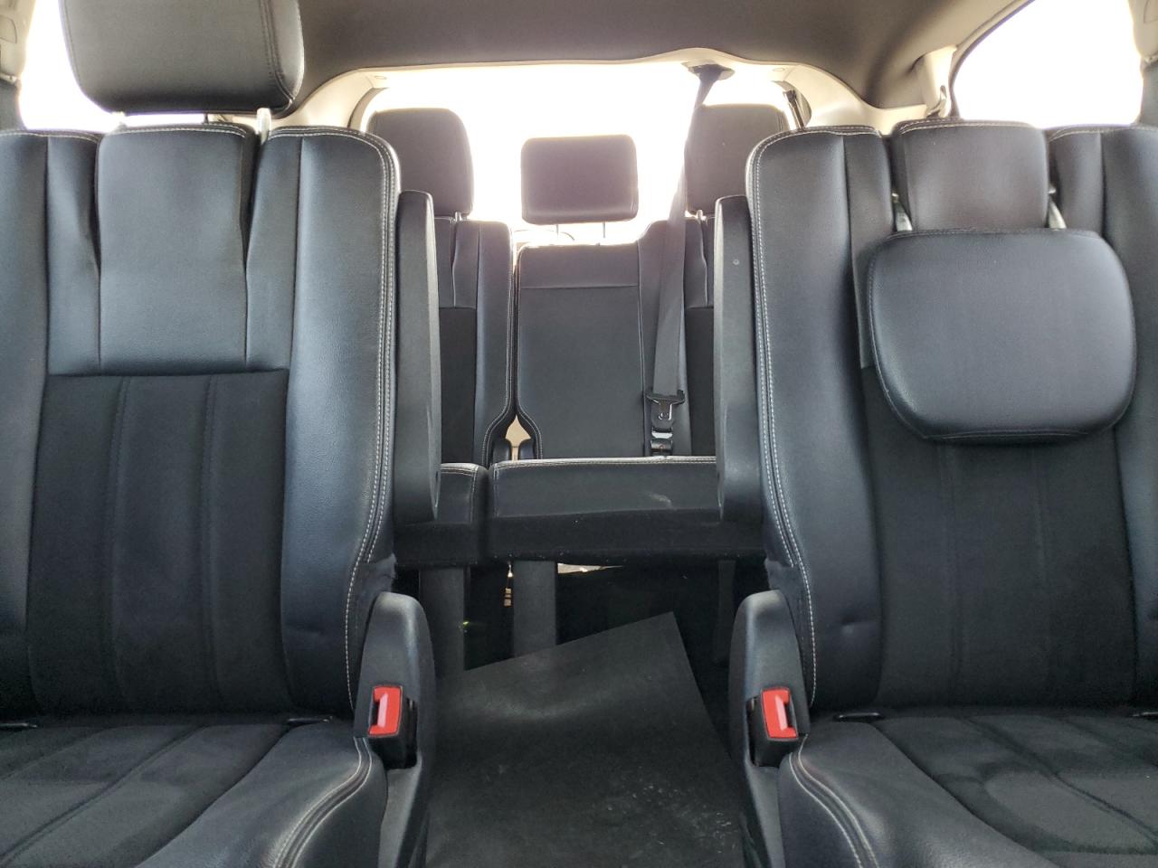 2019 Dodge Caravan - Image 10