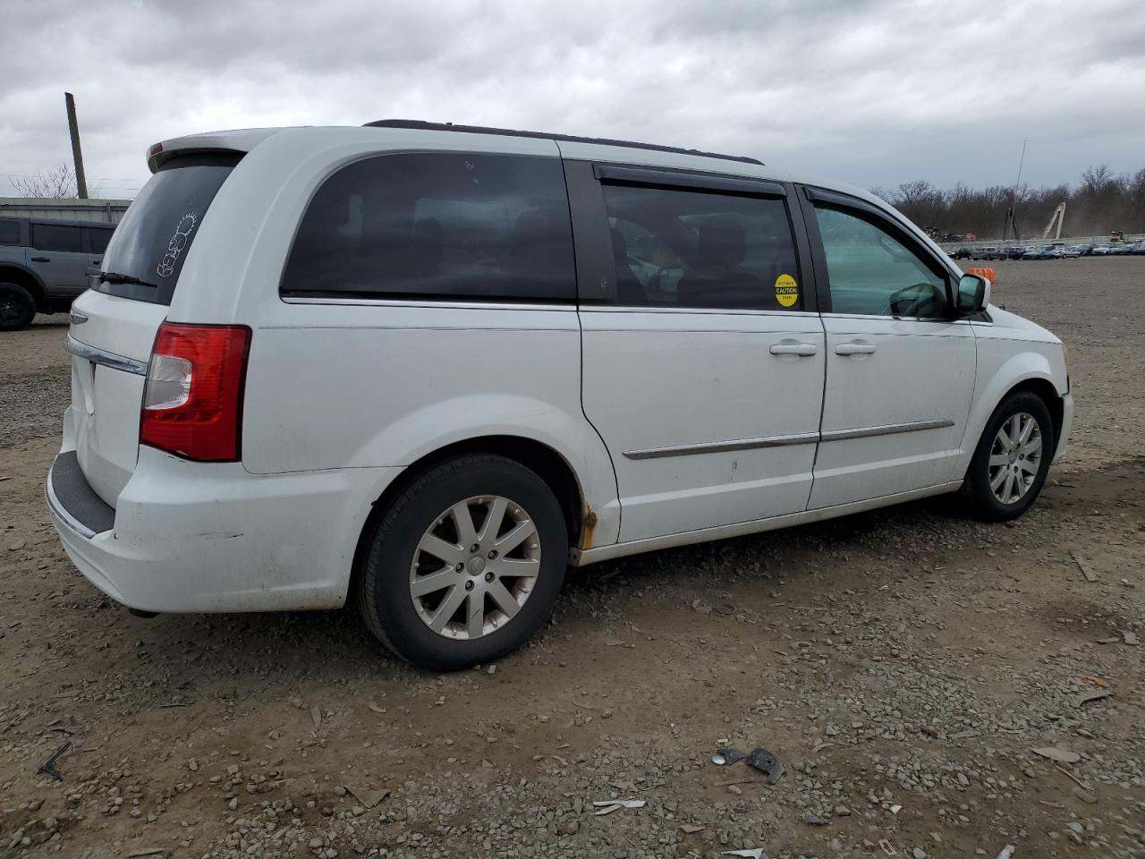 2014 Chrysler Town & Country - Image 3