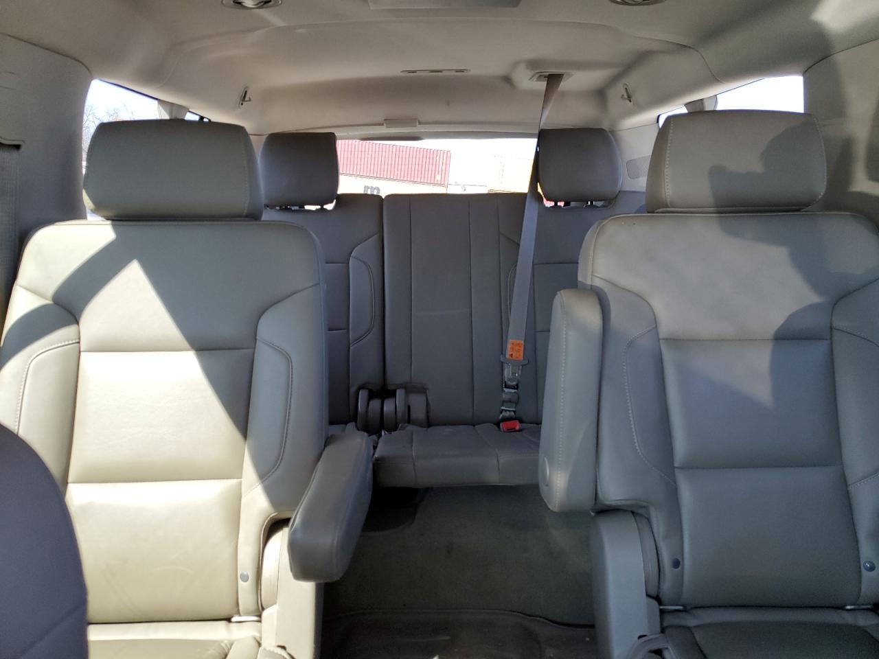 2016 Chevrolet Suburban - Image 10