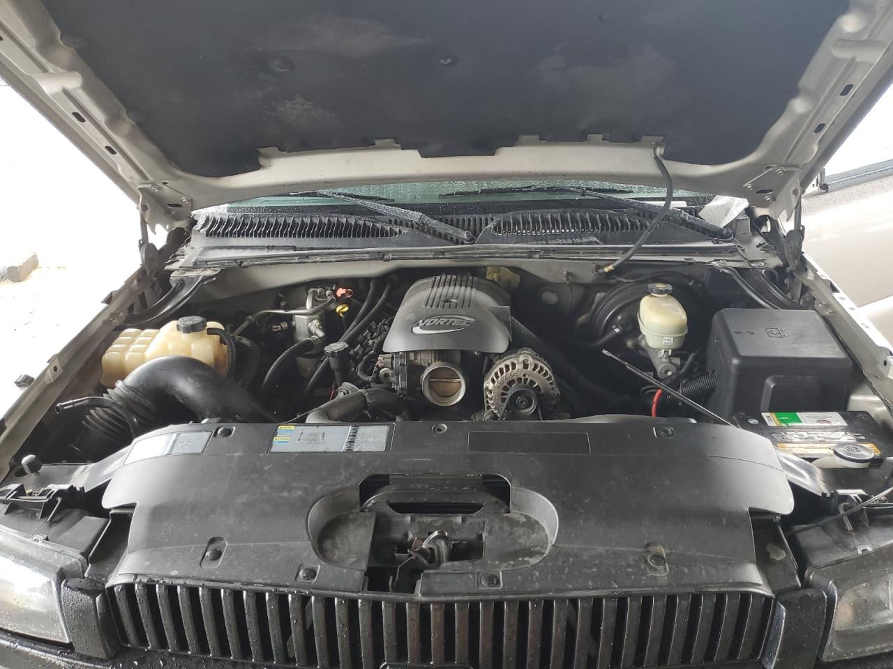 2005 Chevrolet Silverado - Image 13