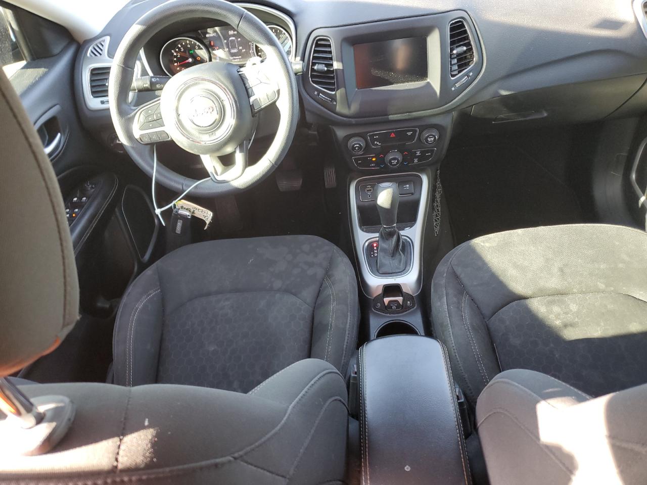 2018 Jeep Compass - Image 8