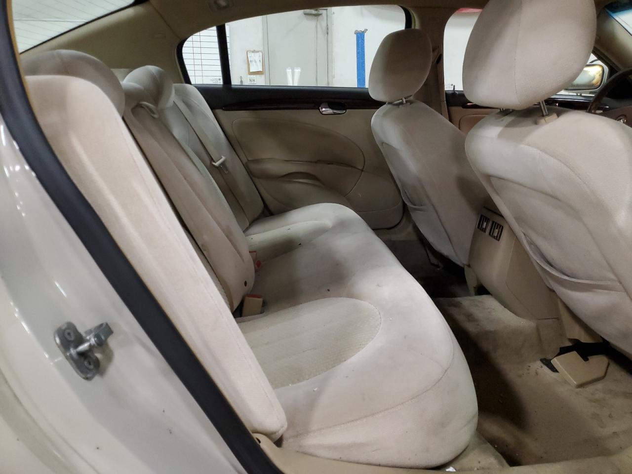 2011 Buick Lucerne - Image 10