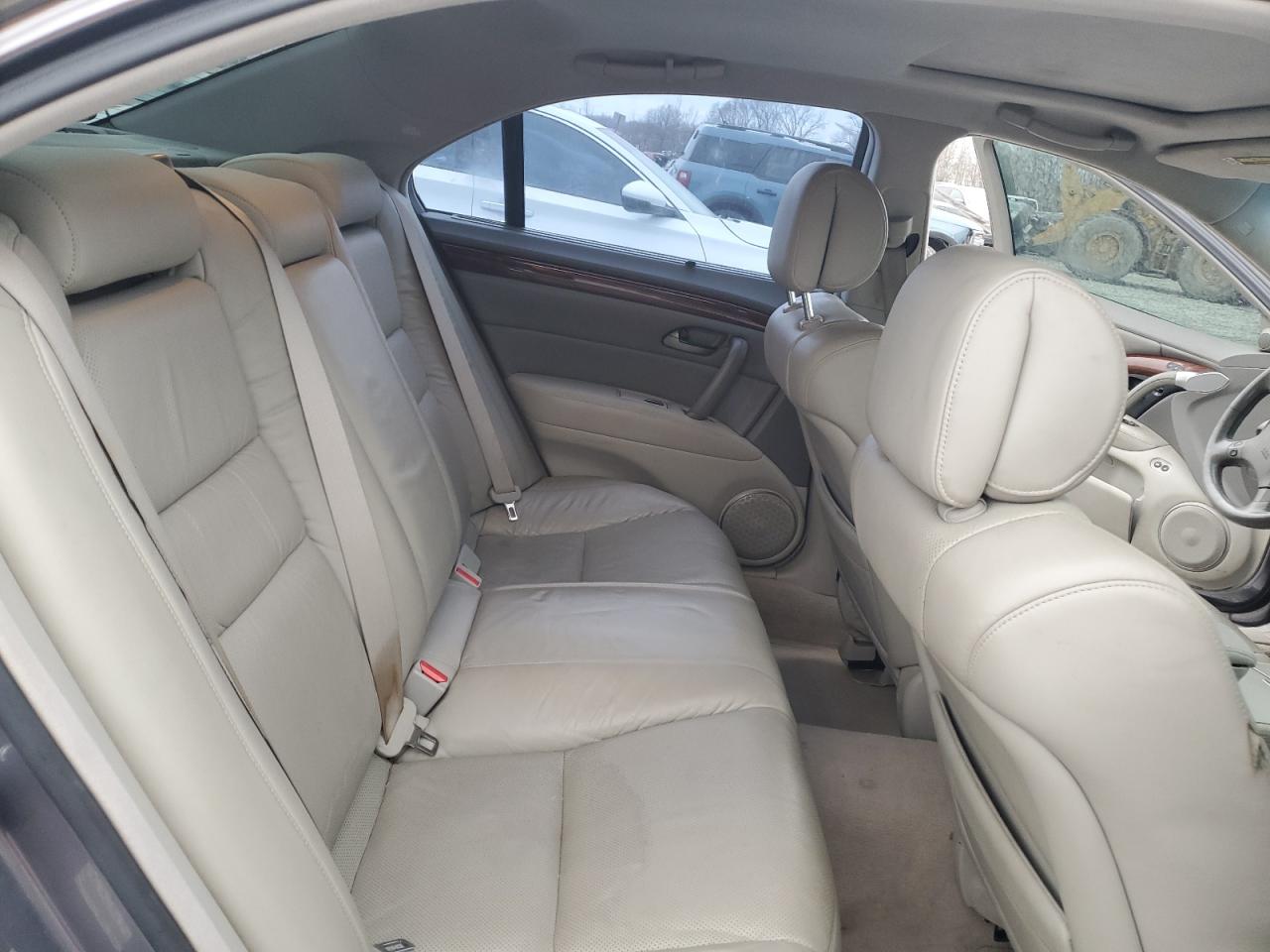 2008 Acura RL - Image 10
