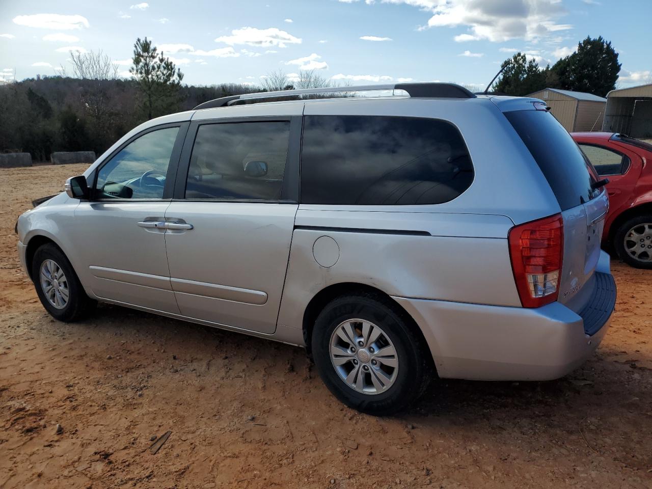 2012 Kia Sedona - Image 2