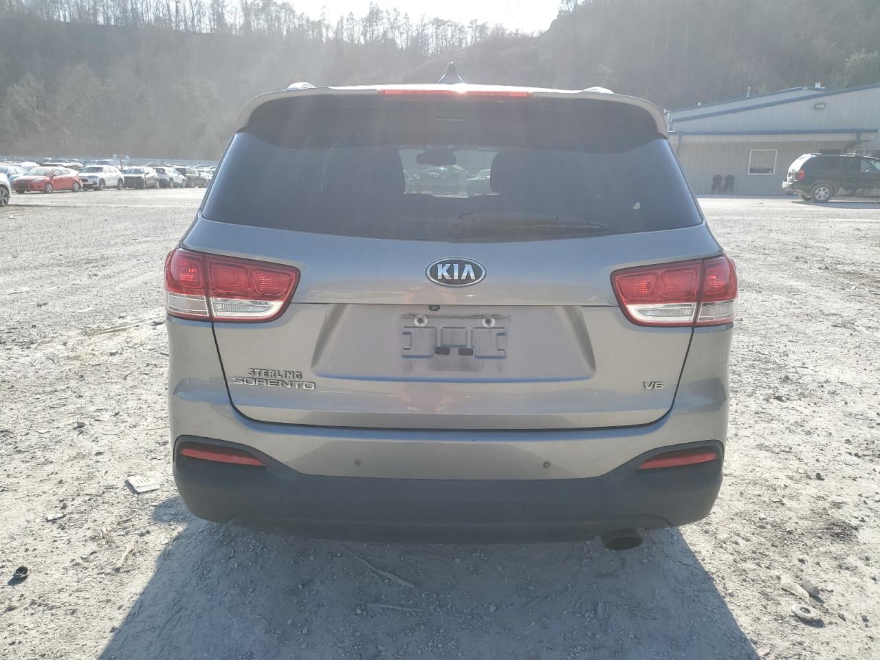 2017 Kia Sorento - Image 6