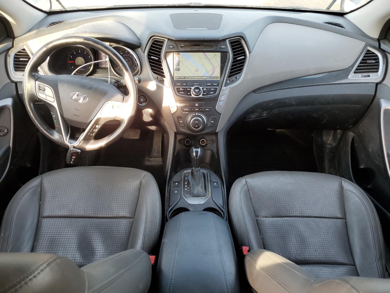 2015 Hyundai Santa Fe - Image 8