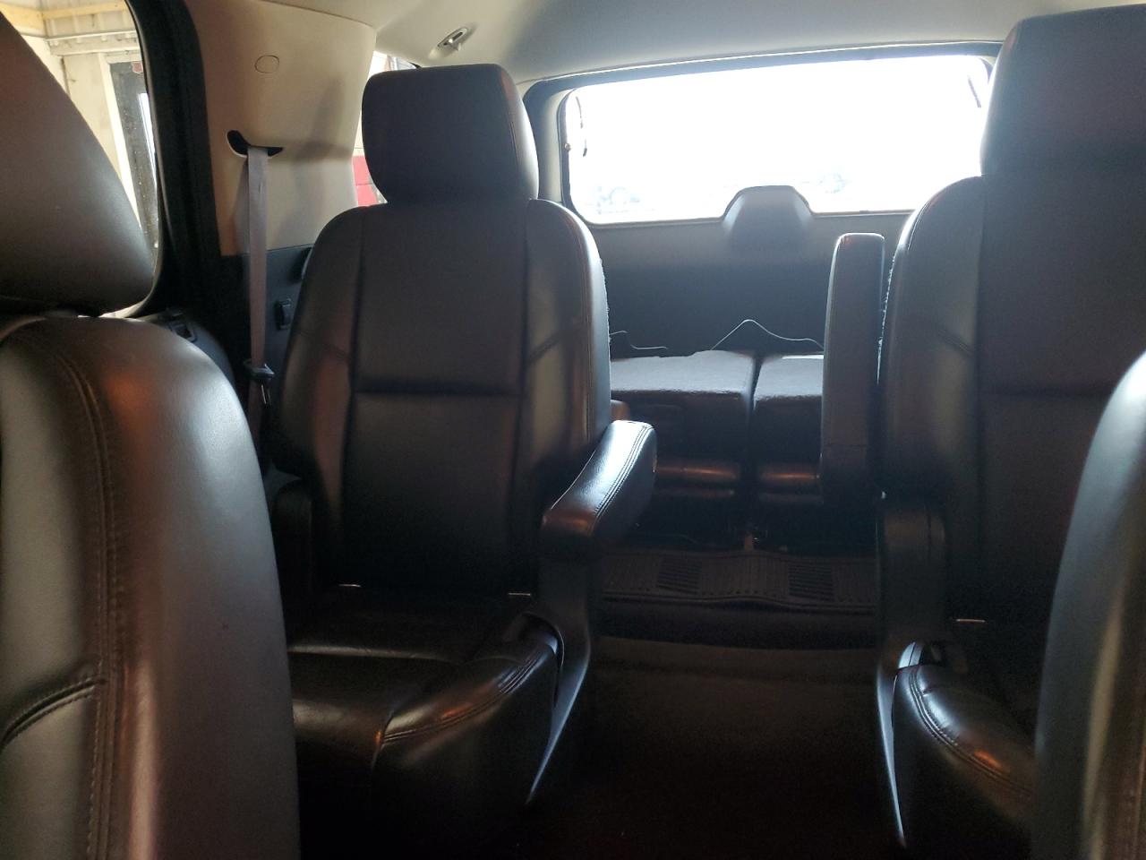 2011 GMC Yukon - Image 10