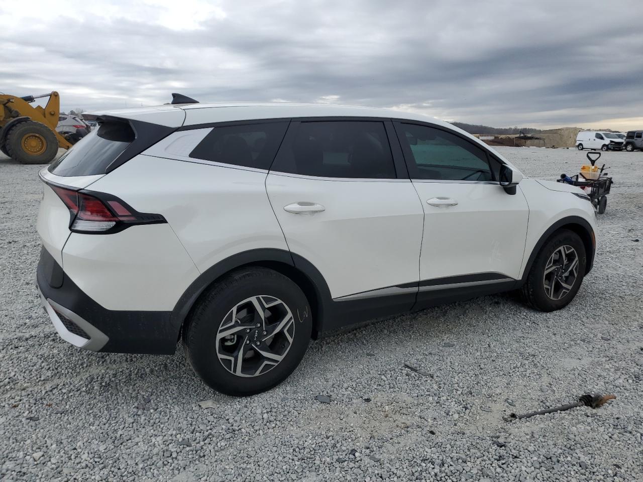 2023 Kia Sportage - Image 3