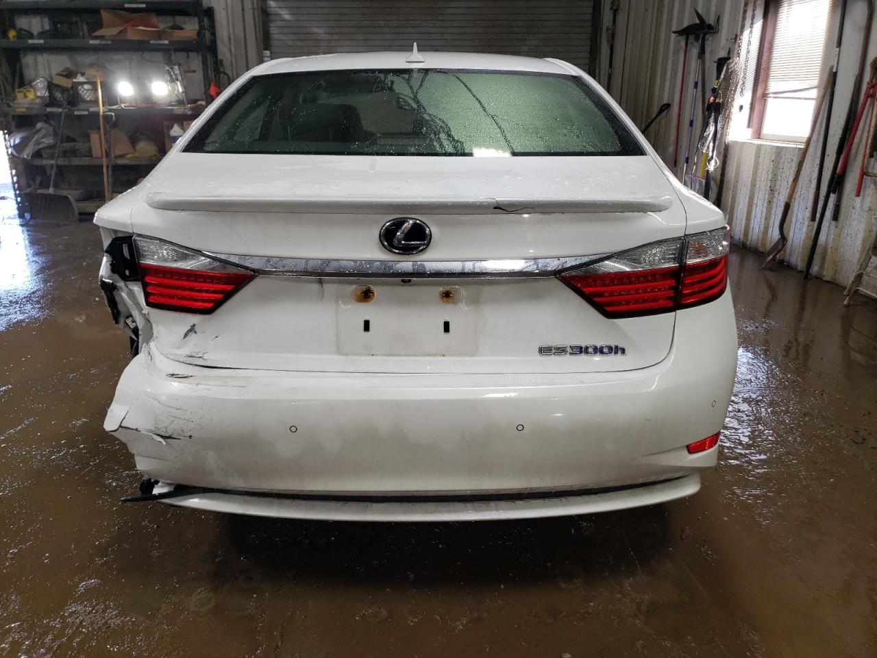 2013 Lexus ES - Image 6