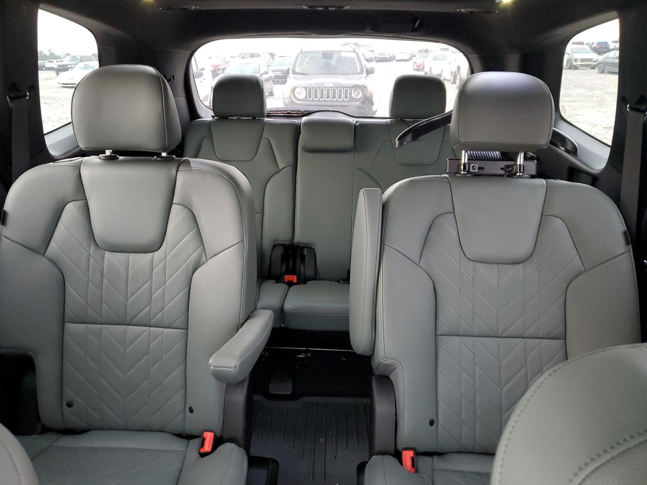 2024 Kia Telluride - Image 10