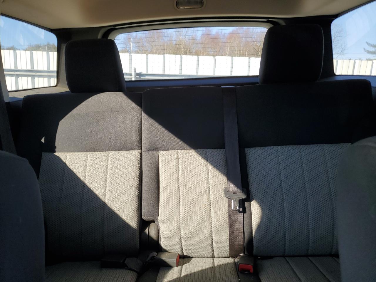 2010 Dodge Nitro - Image 10