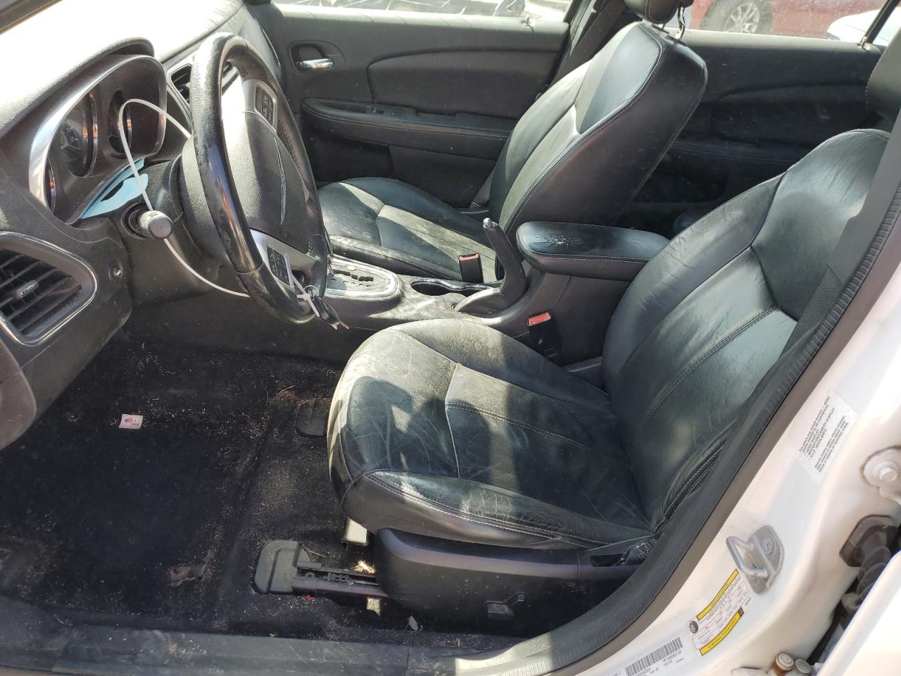 2013 Chrysler 200 - Image 7