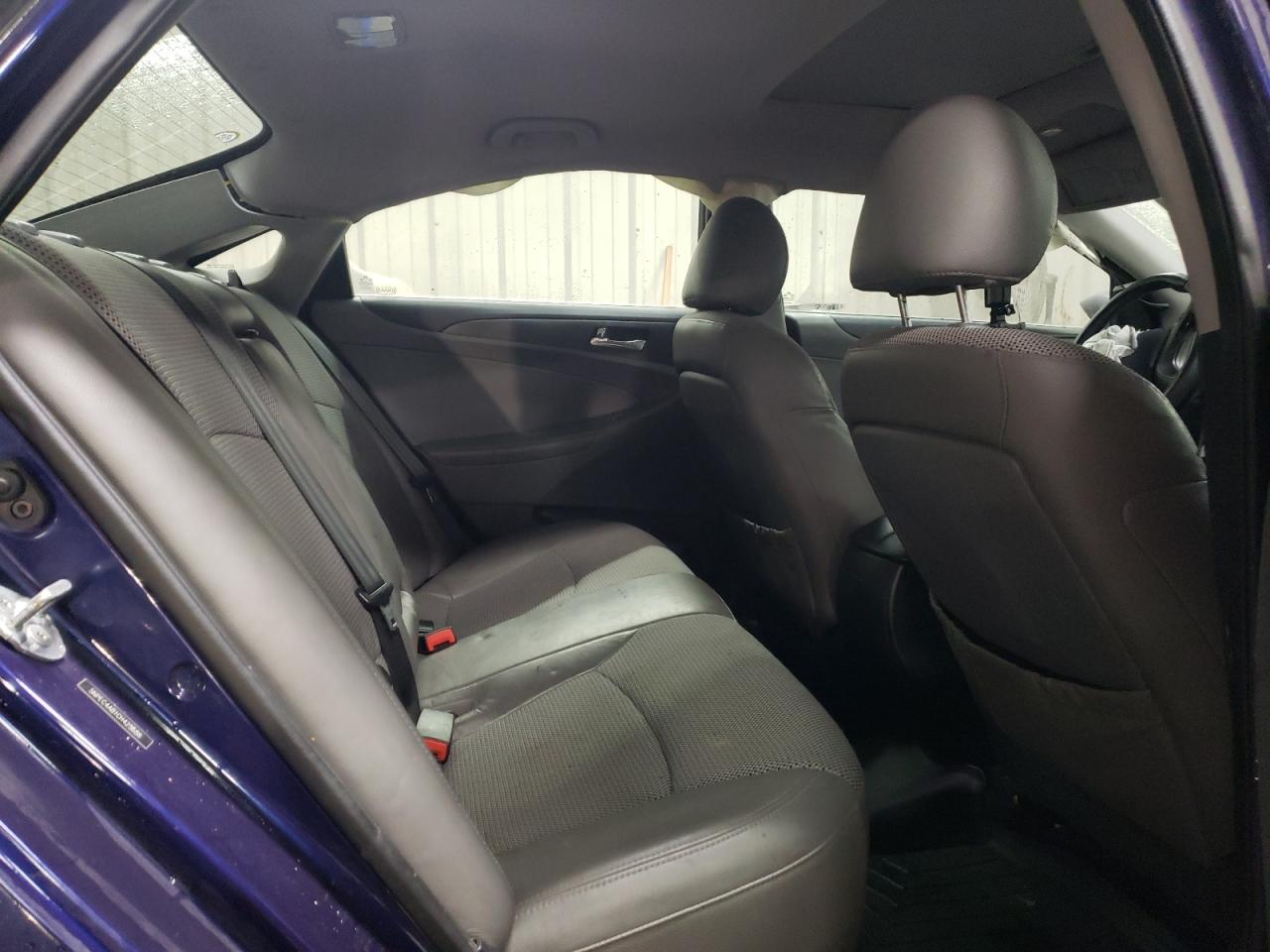 2012 Hyundai Sonata - Image 10
