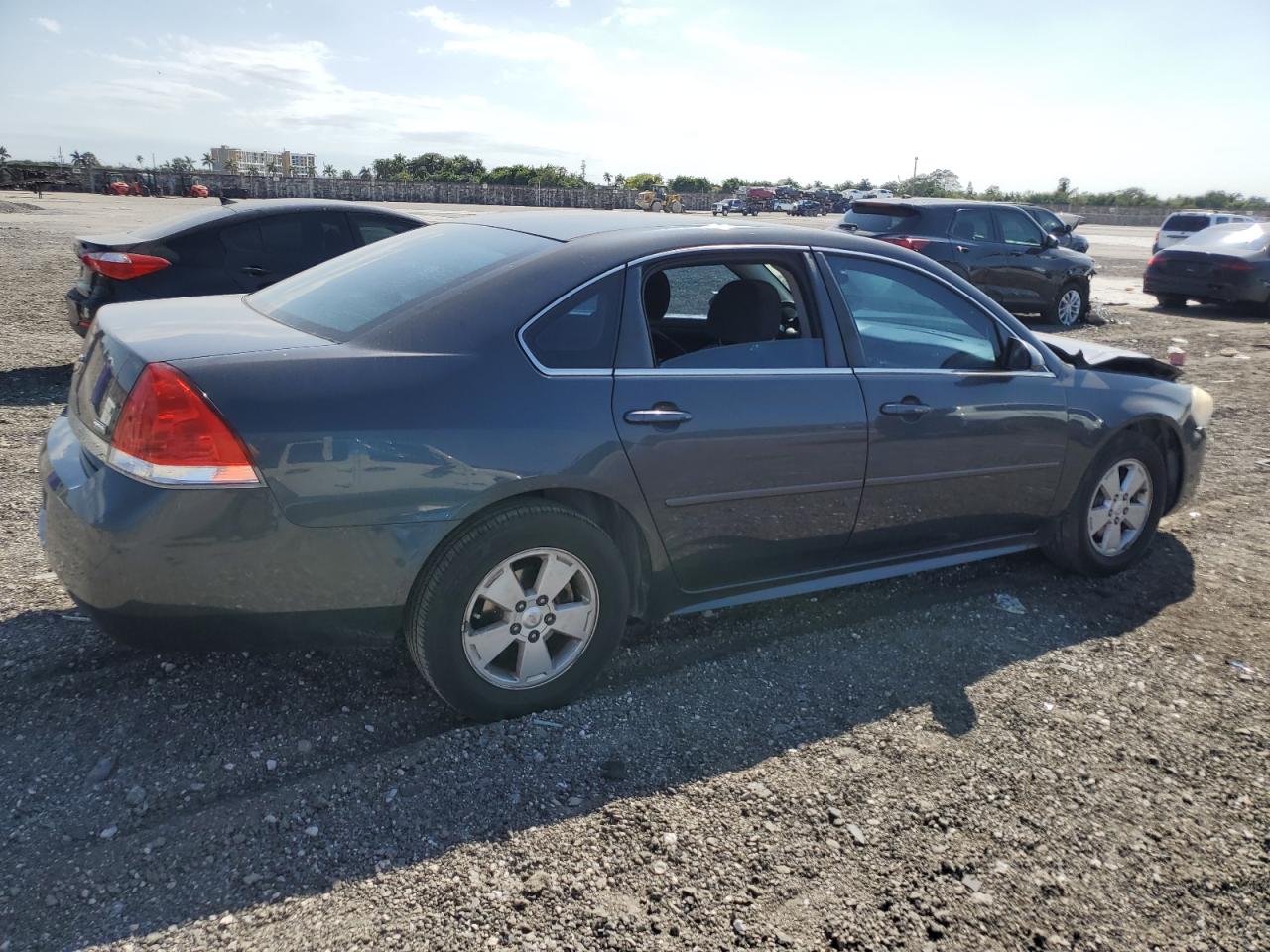 2011 Chevrolet Impala - Image 3
