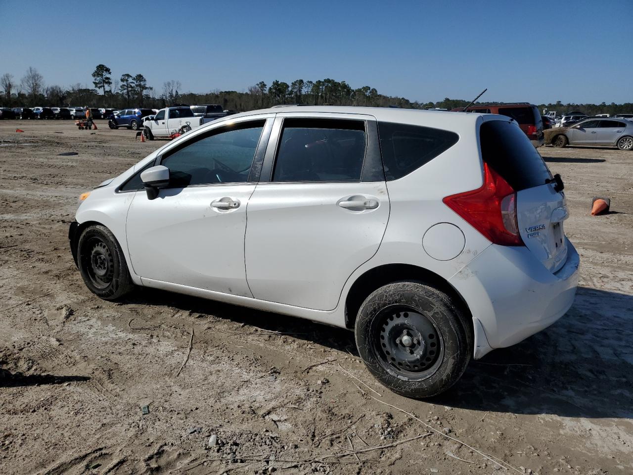 2015 Nissan Versa - Image 2