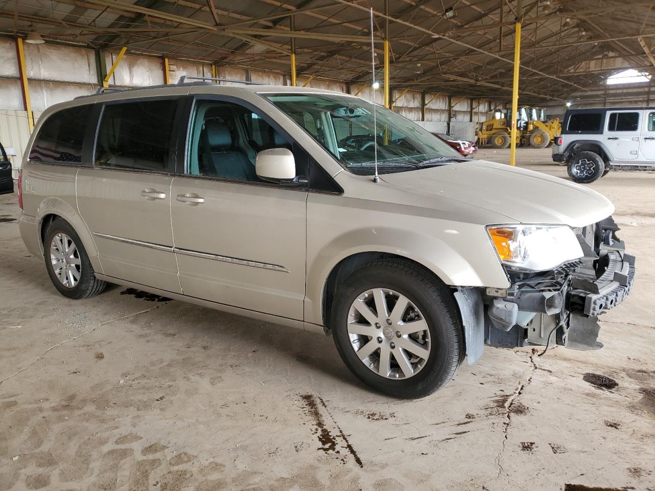 2015 Chrysler Town & Country - Image 4