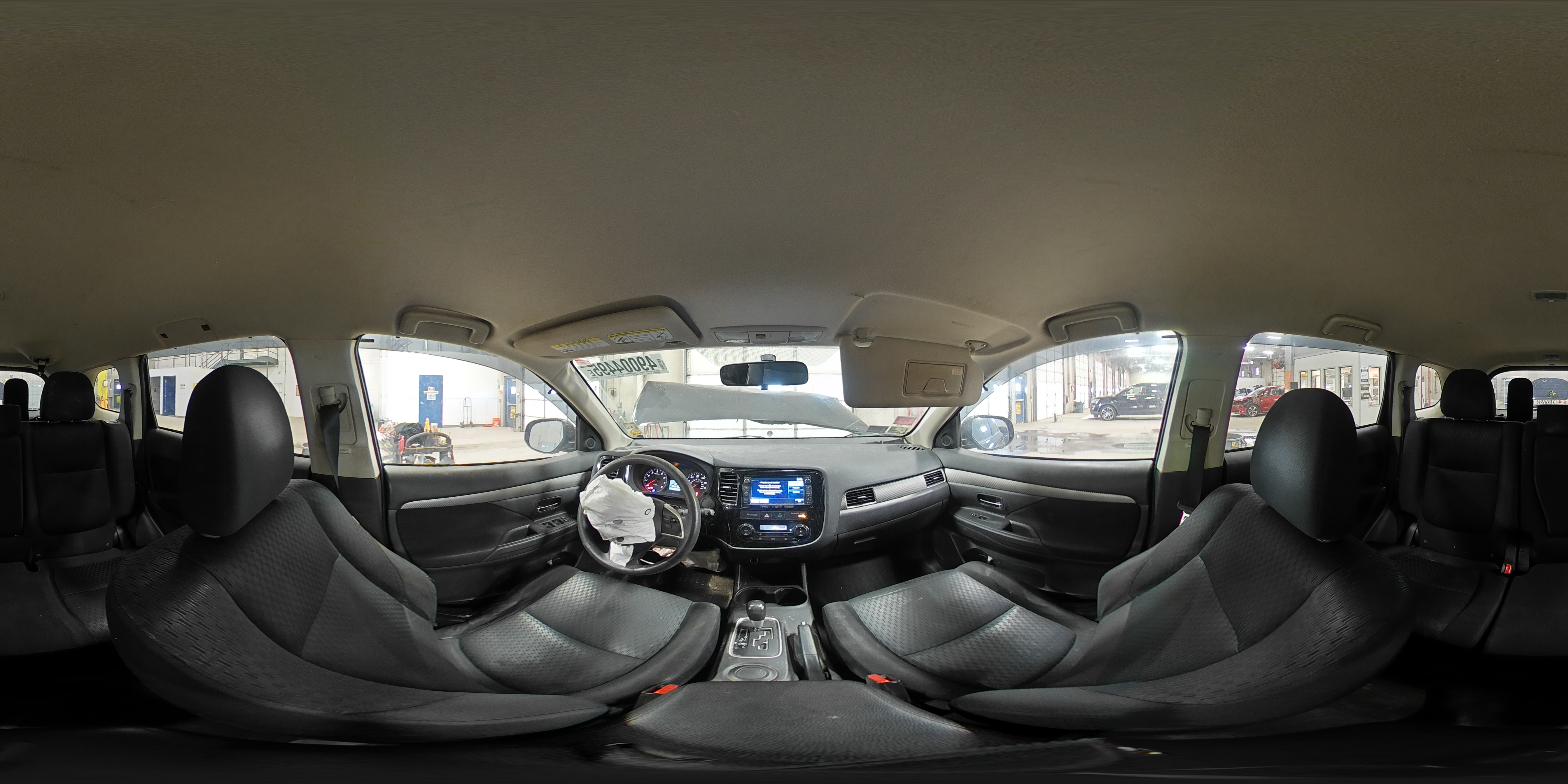 2014 Mitsubishi Outlander - Image 14