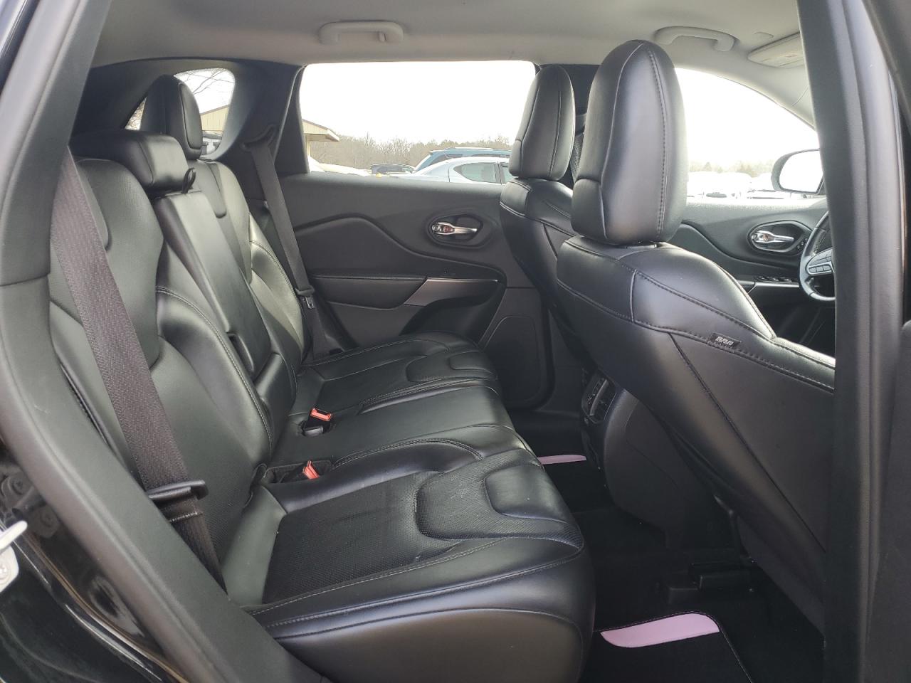 2020 Jeep Grand Cherokee - Image 11