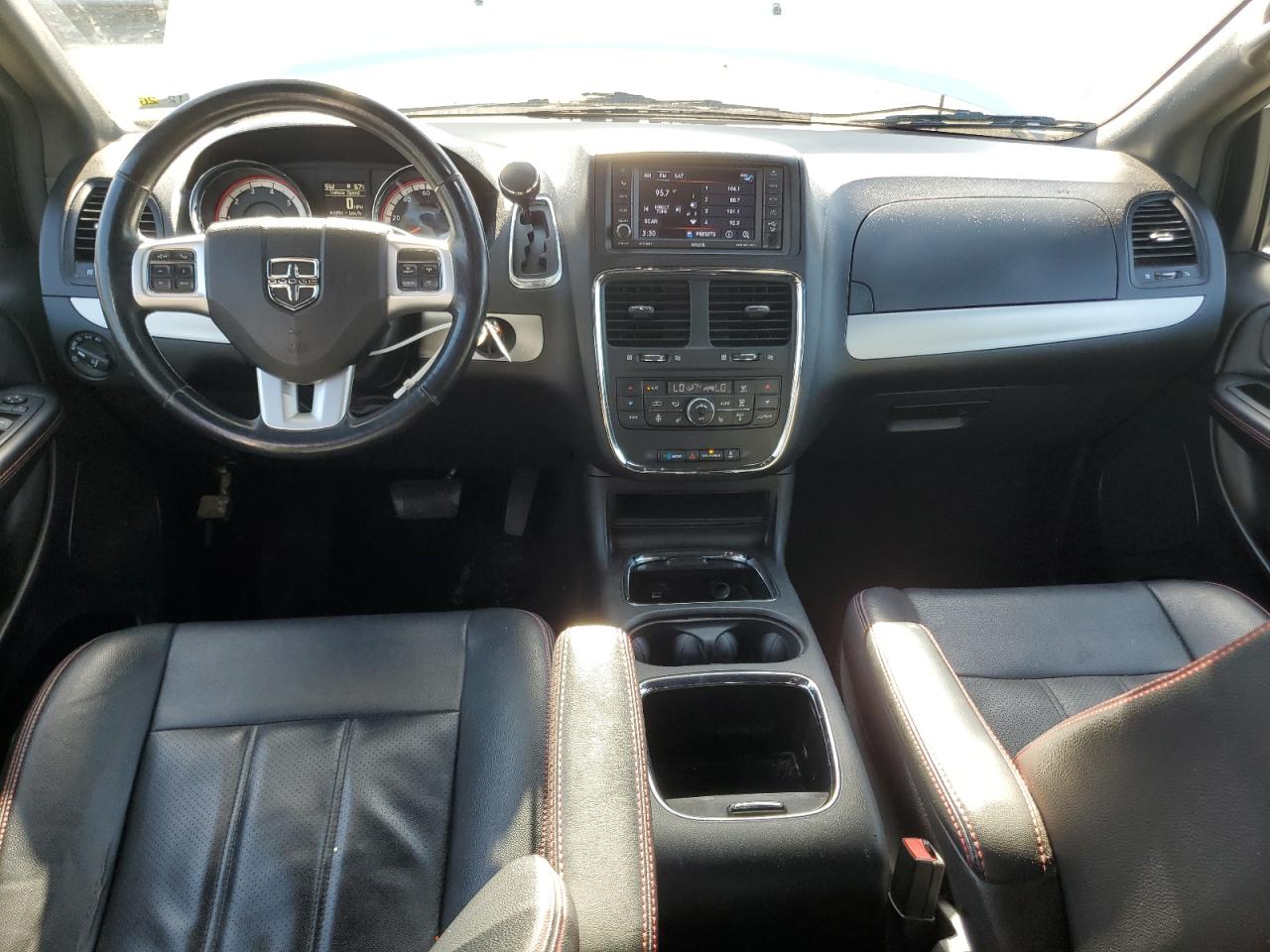2019 Dodge Caravan - Image 8