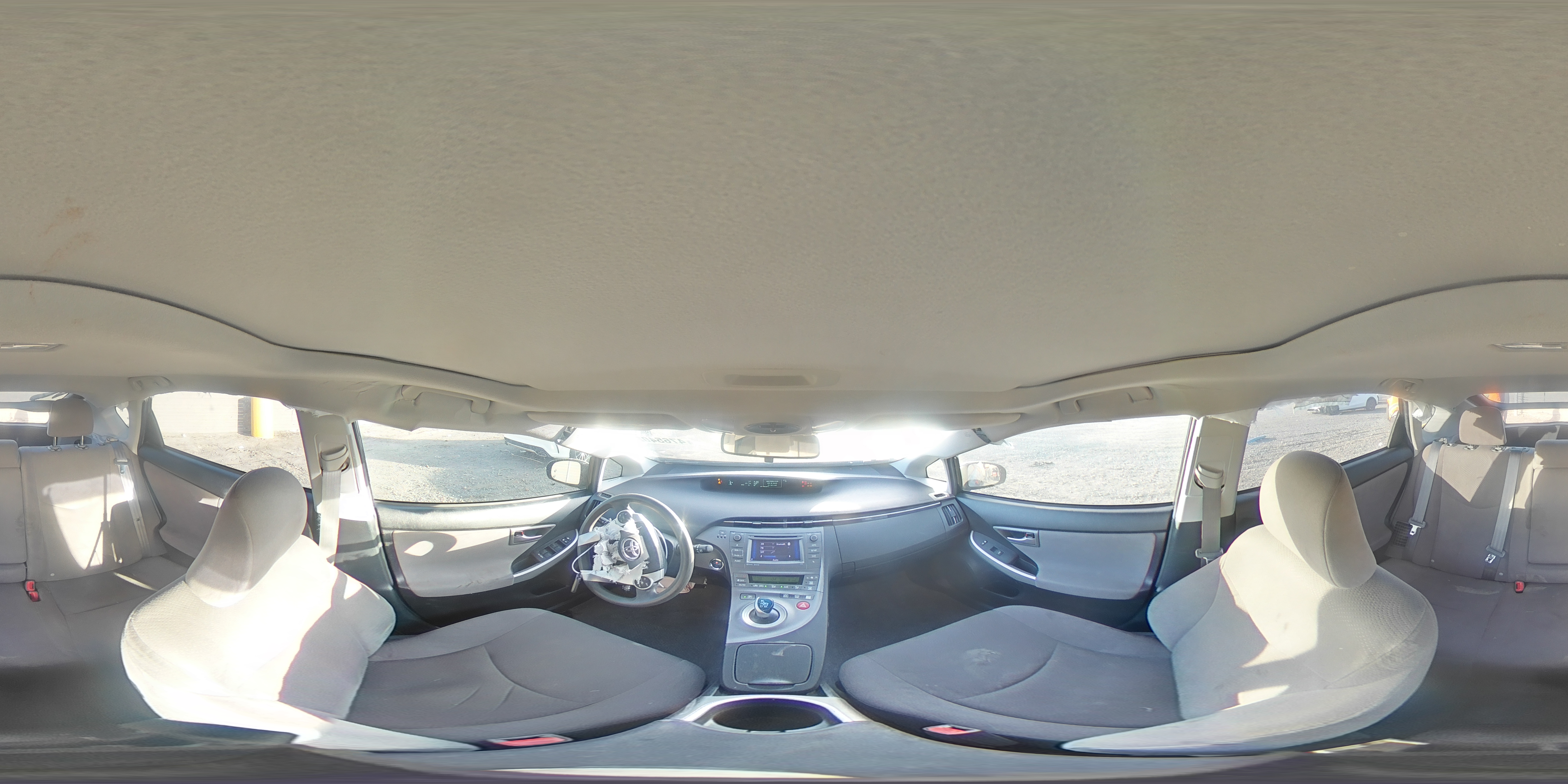 2015 Toyota Prius - Image 14