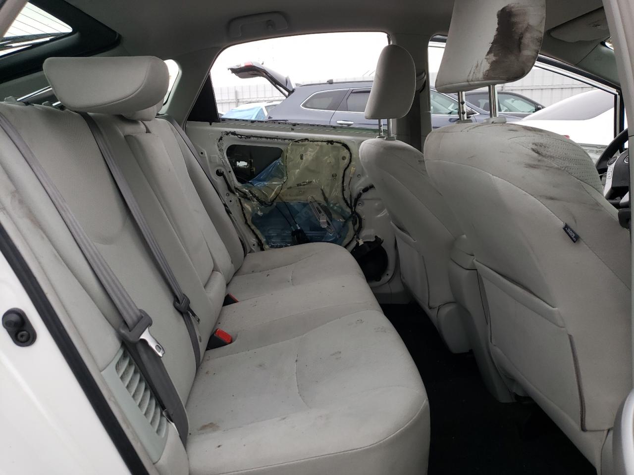 2013 Toyota Prius - Image 10