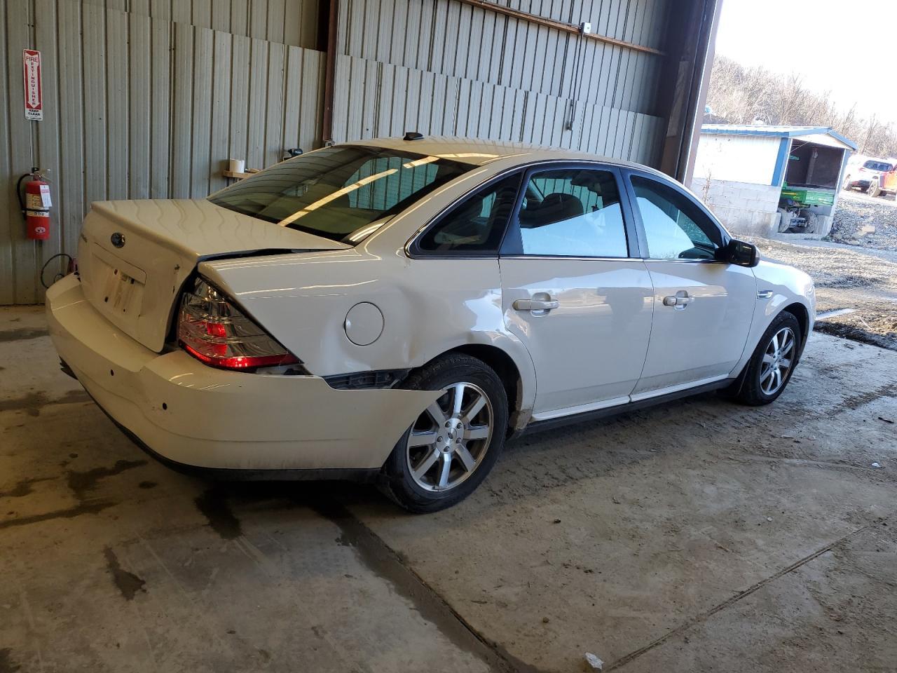 2008 Ford Taurus - Image 3
