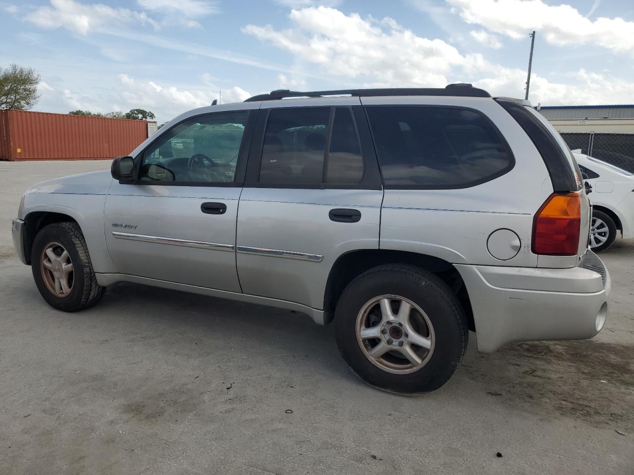 2006 GMC Envoy - Image 2