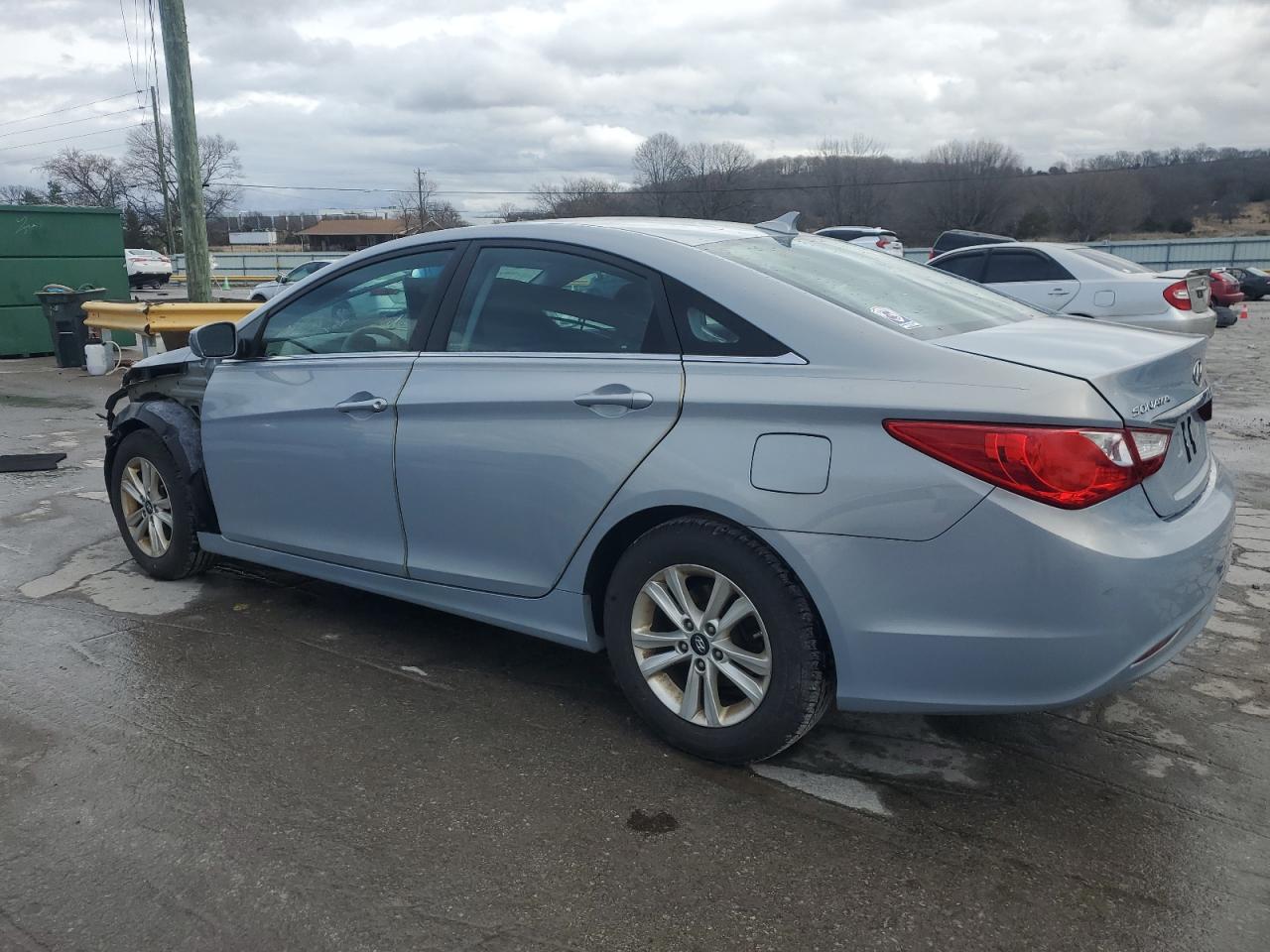2011 Hyundai Sonata - Image 2