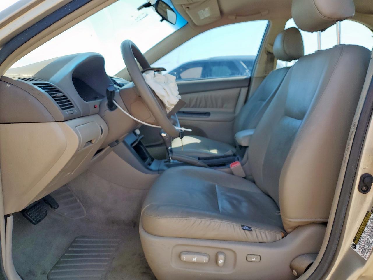 2005 Toyota Camry - Image 7