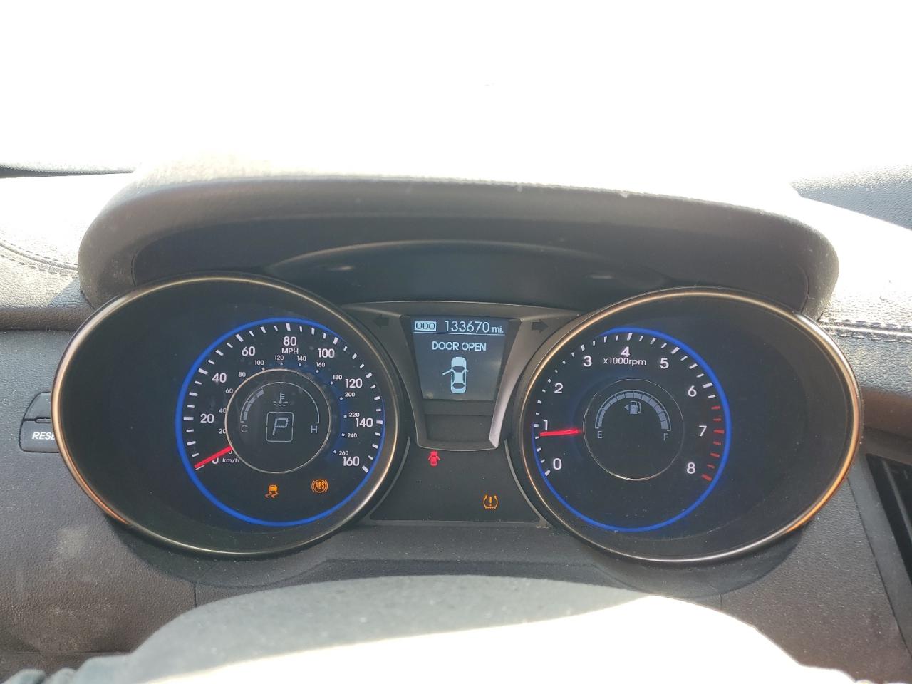 2014 Hyundai Genesis - Image 9