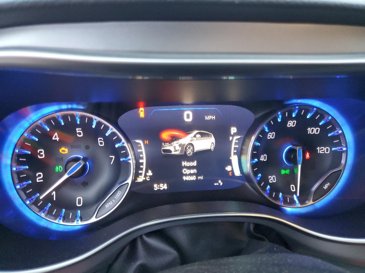2018 Chrysler Pacifica - Image 9