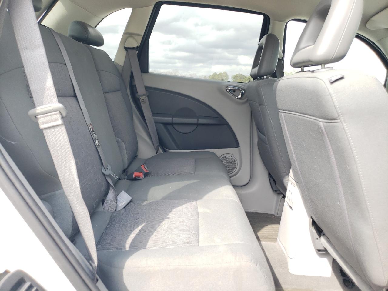 2009 Chrysler PT Cruiser - Image 11