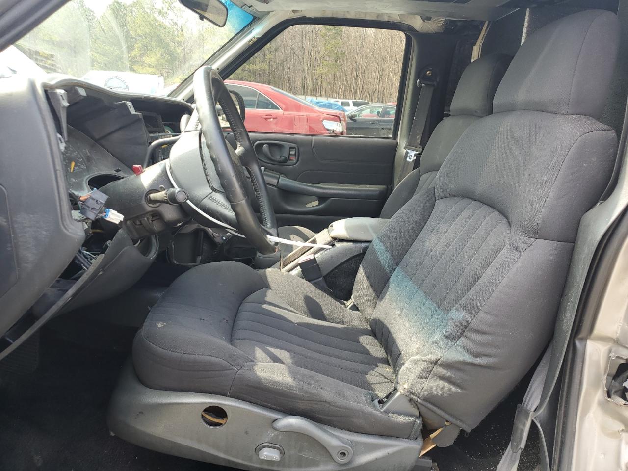 2004 Chevrolet Blazer - Image 7