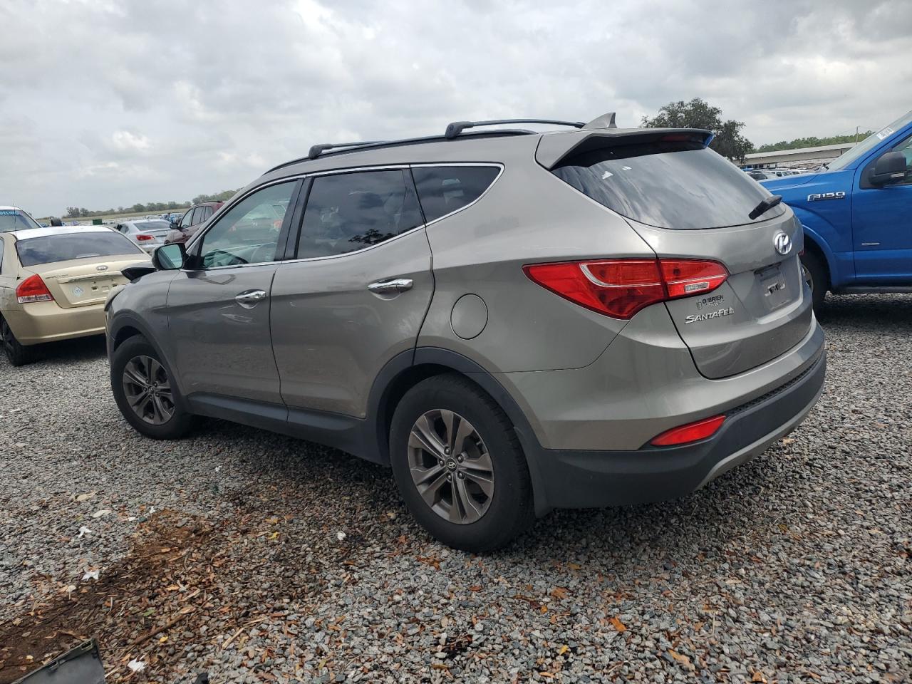 2014 Hyundai Santa Fe - Image 2