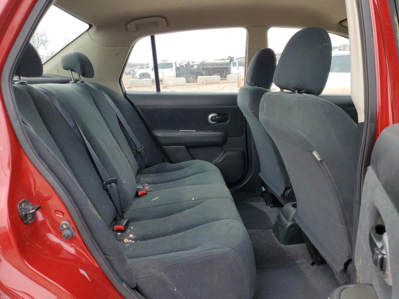 2011 Nissan Versa - Image 11