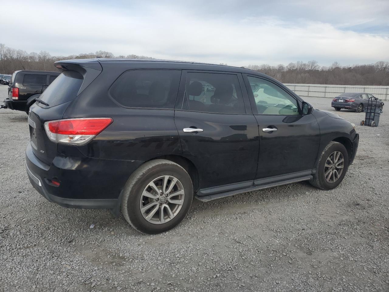2014 Nissan Pathfinder - Image 3