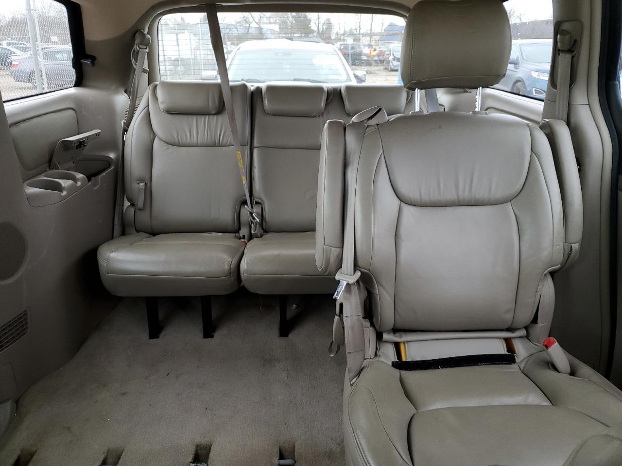 2005 Toyota Sienna - Image 10