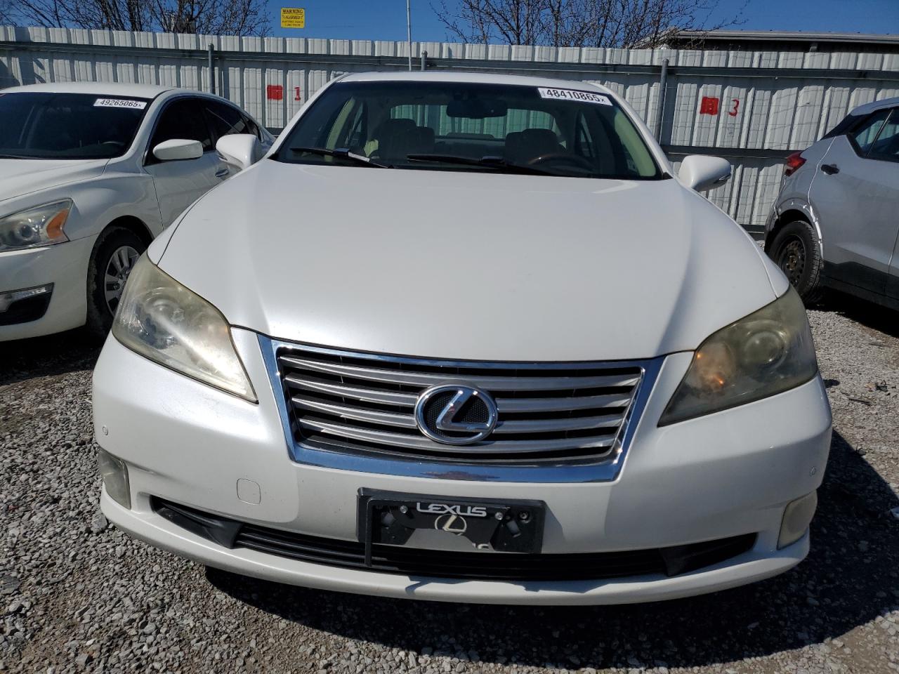 2010 Lexus ES - Image 5