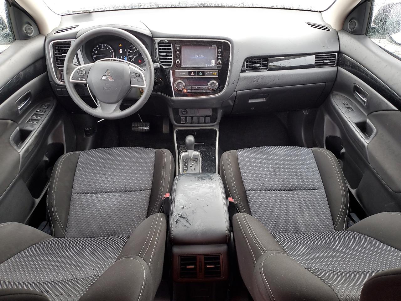 2019 Mitsubishi Outlander - Image 8