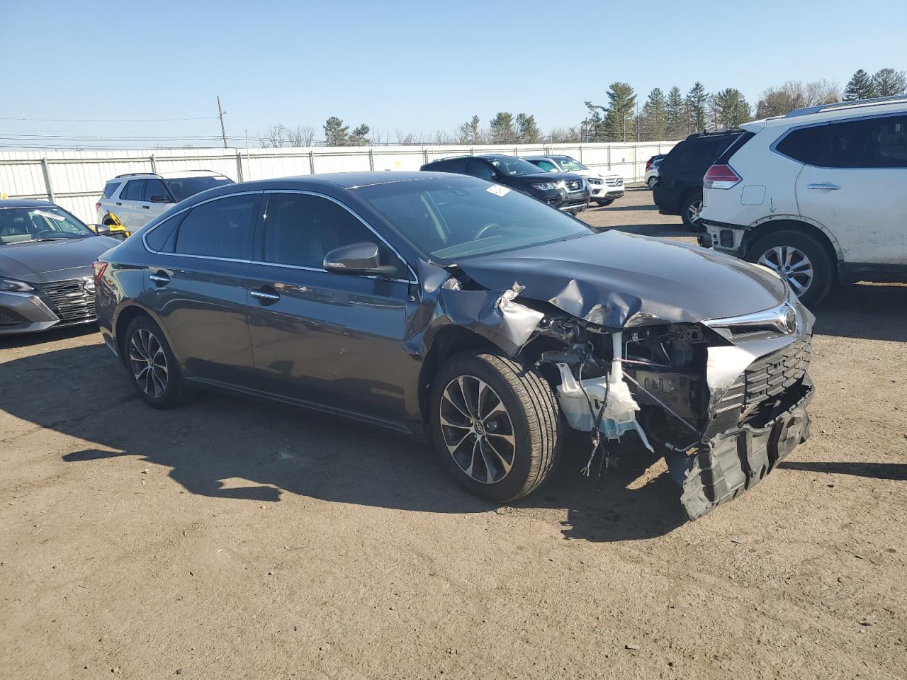 2018 Toyota Avalon - Image 4