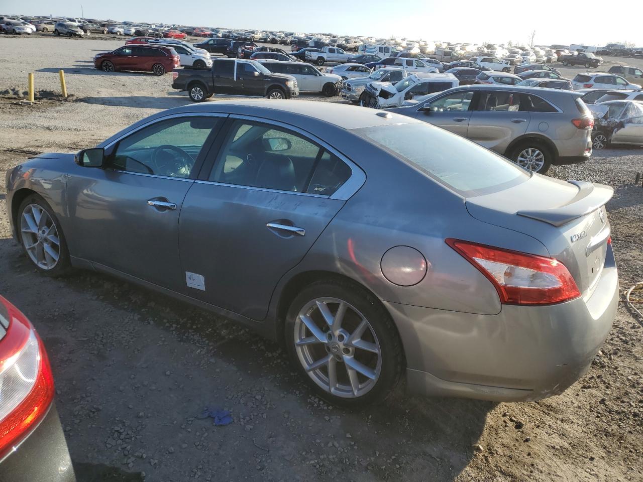 2009 Nissan Maxima - Image 2