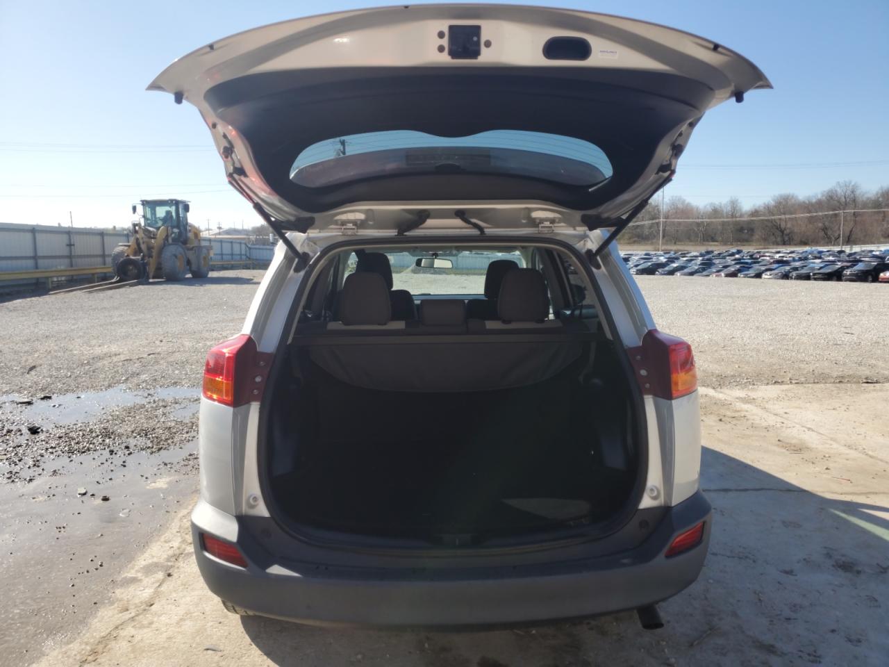 2015 Toyota RAV 4 - Image 6