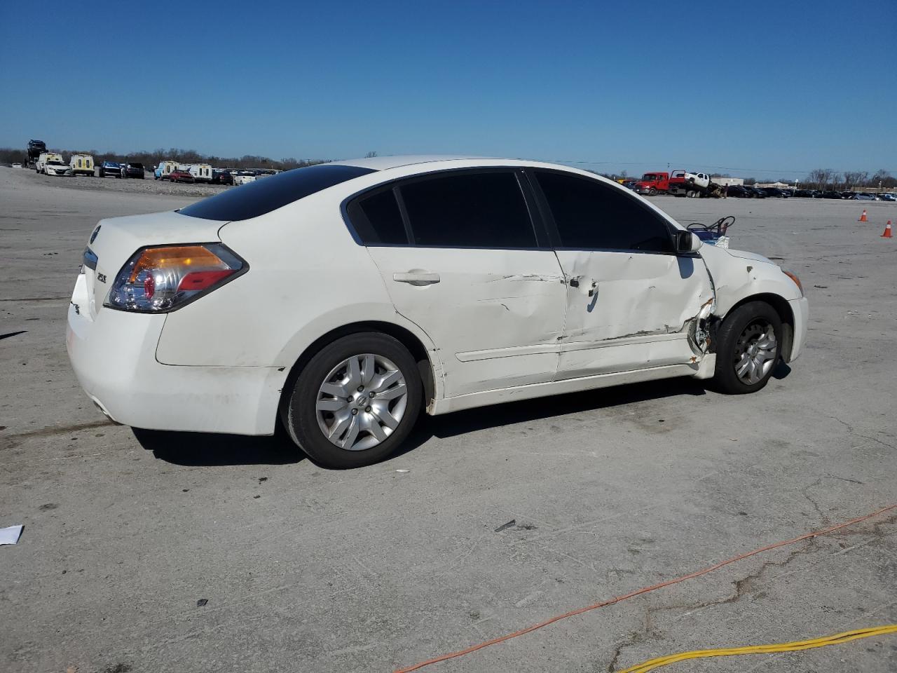 2011 Nissan Altima - Image 3