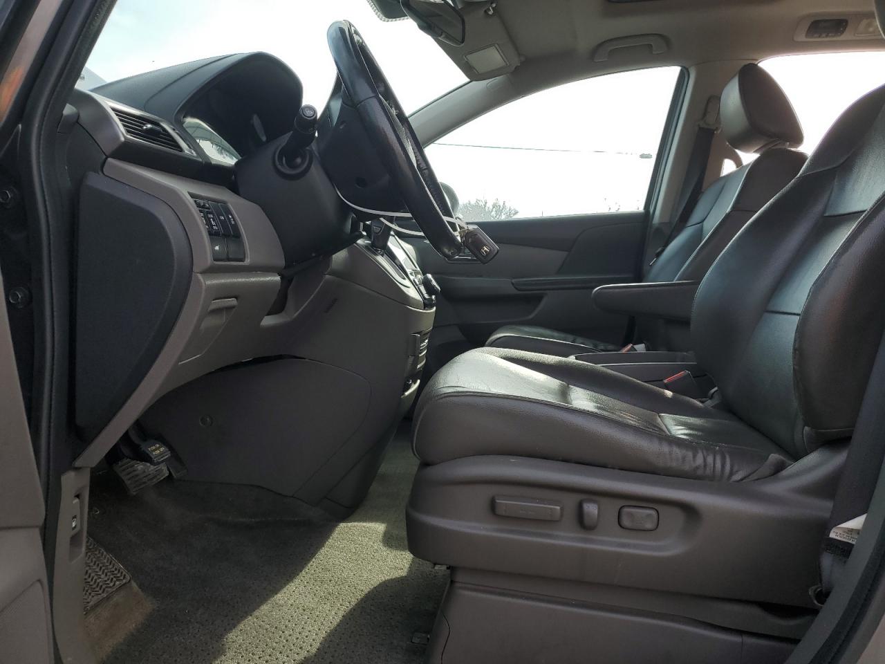 2015 Honda Odyssey - Image 7