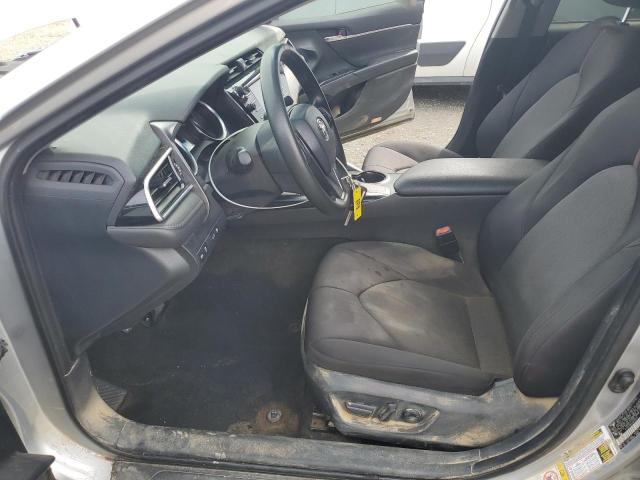  TOYOTA CAMRY 2018 Srebrny