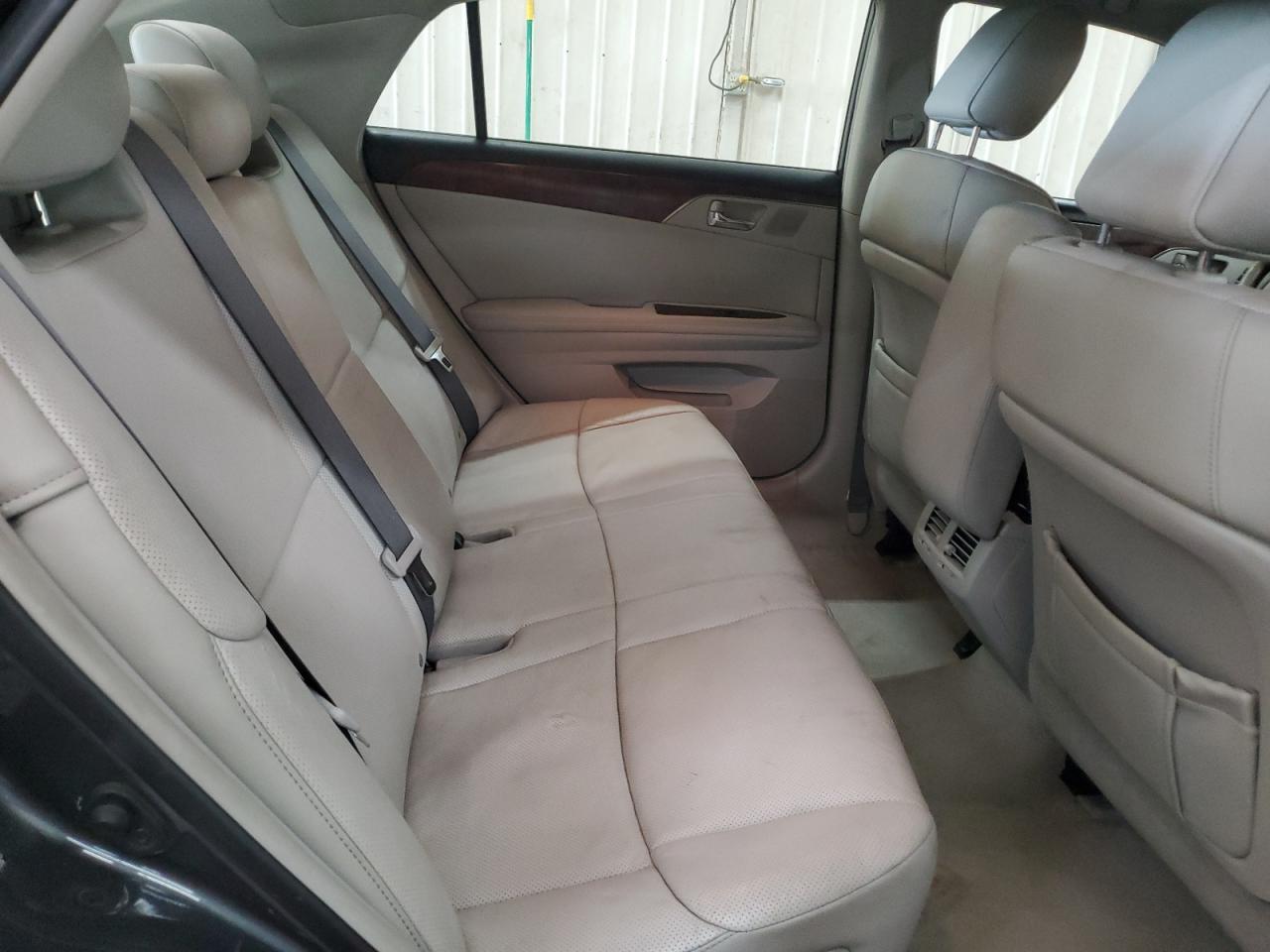 2011 Toyota Avalon - Image 11
