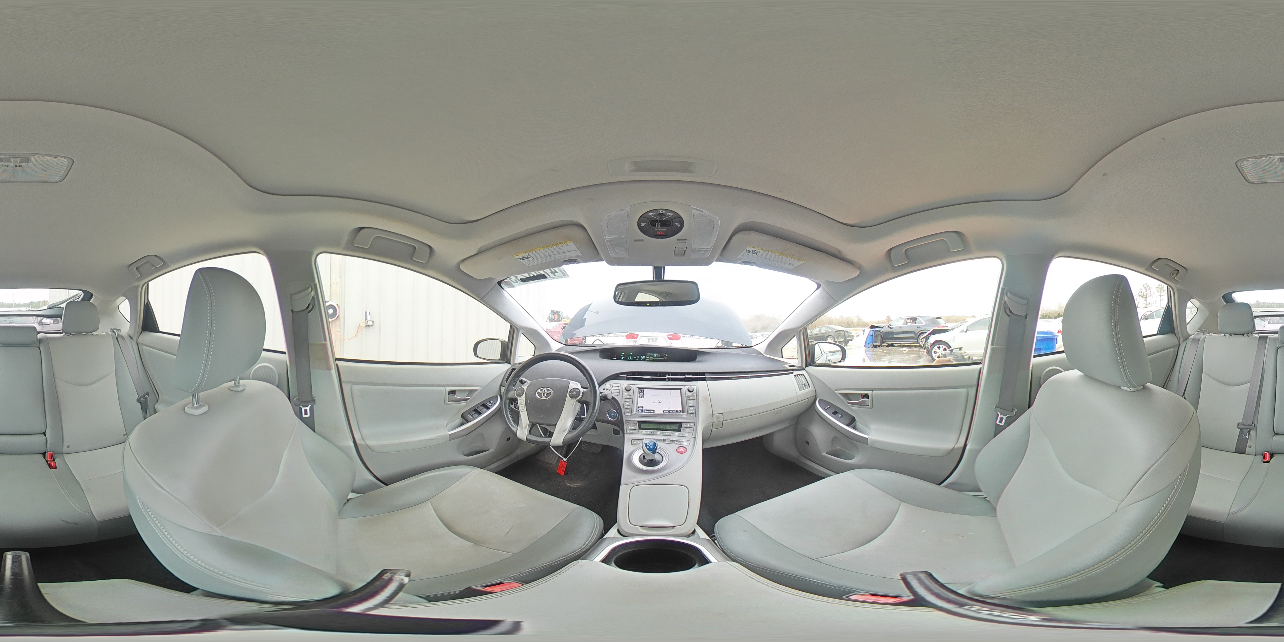 2015 Toyota Prius - Image 15