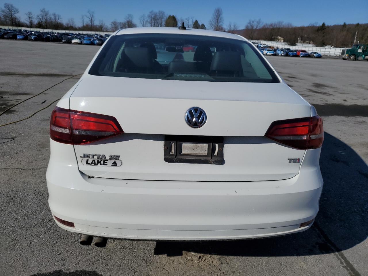 2017 Volkswagen Jetta - Image 6