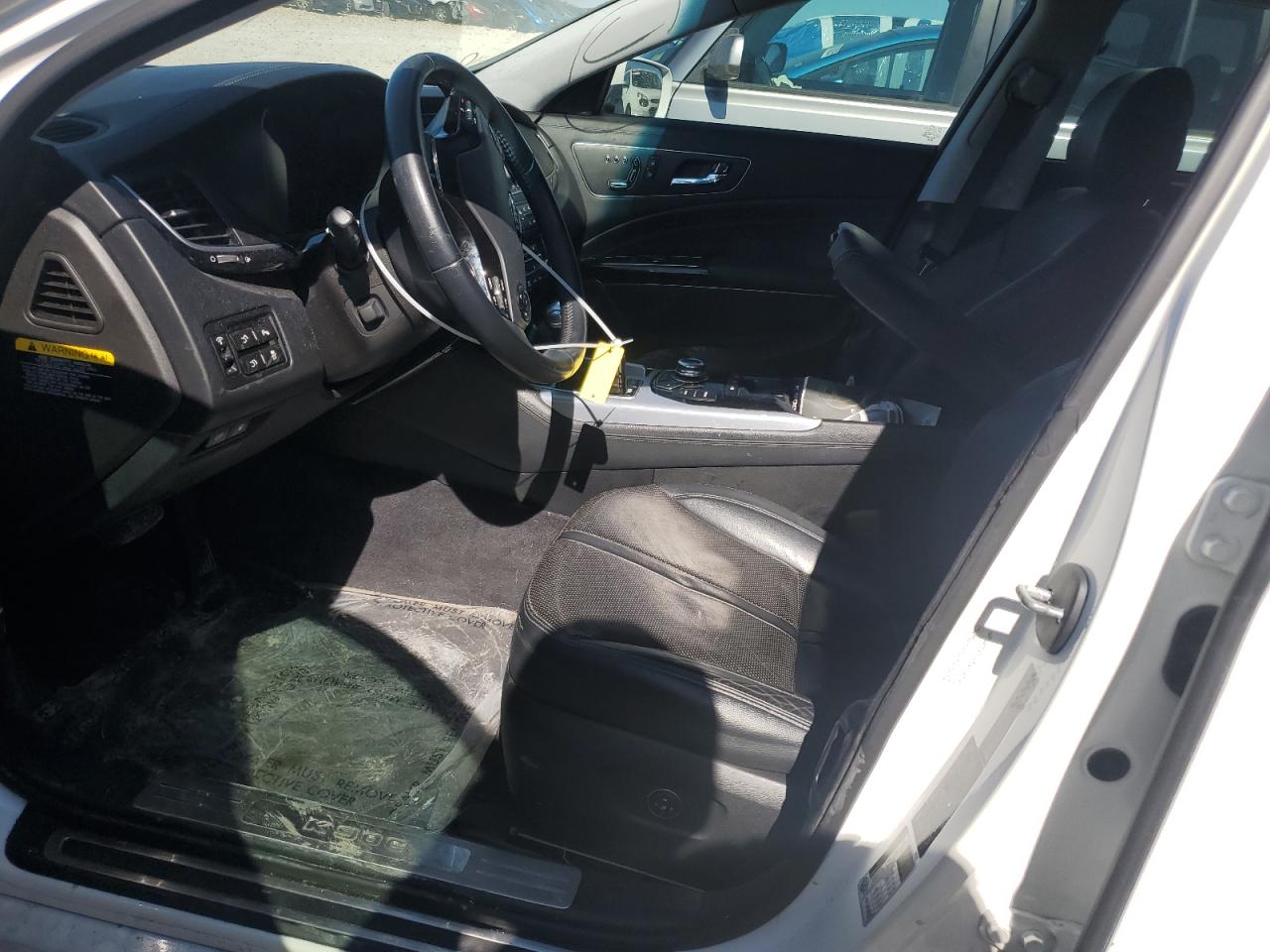 2016 Kia K900 - Image 7